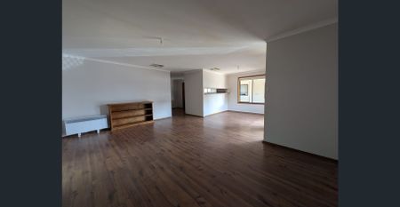 Large Tidy 2 Bedroom Home - Photo 3