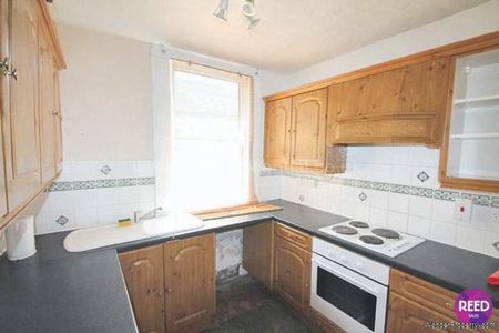 2 bedroom property to rent in Southend On Sea - Photo 4