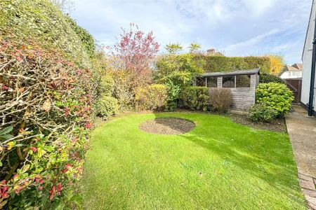 3 bedroom semi-detached house to rent - Photo 4