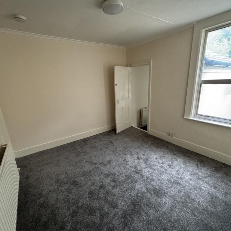 2 bedroom house to rent - Photo 1