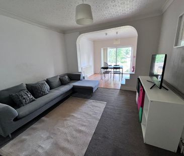 6 Bed Semi-Detached House, Mount Drive, HA2 - Photo 1