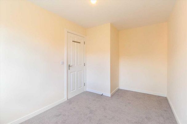 4 bedroom semi-detached house to rent - Photo 1