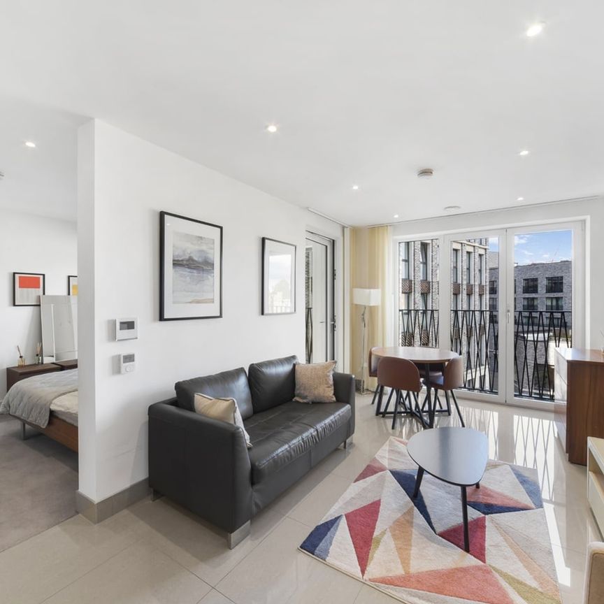 1 Bed Flat, St Georges Circus, SE1 - Photo 1