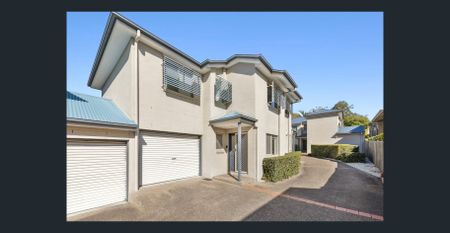 Neat and Spacious 3-Bedroom Townhouse in Morningside - Photo 4