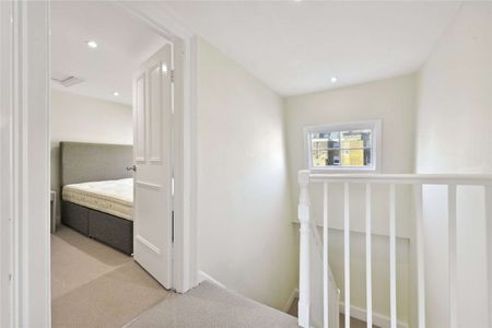 A bright and spacious two bedroom apartment situated on Ebury Street in South Belgravia. - Photo 3