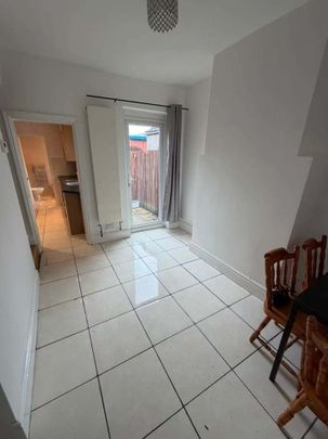 3 Bed Terraced House, Widdrington Road, CV1 - Photo 1