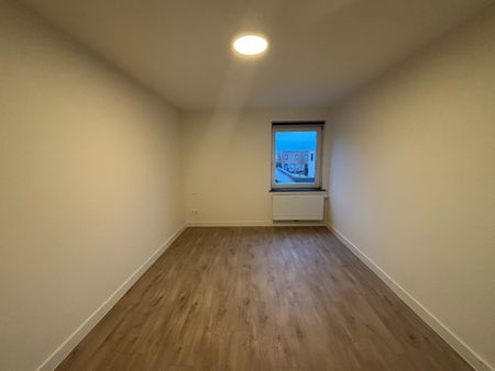 Appartement met een opp. van 100m² gelegen in centrum Kermt - Photo 5