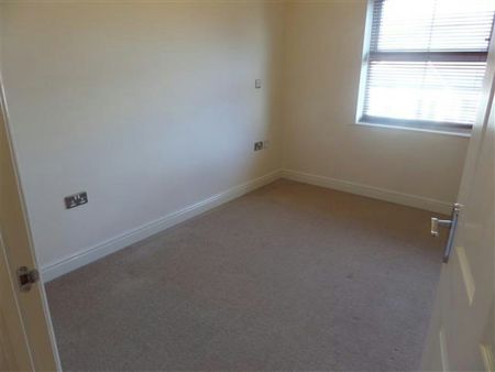 Flat to rent on - Photo 3