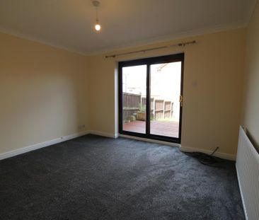 2 bedroom terraced house to rent - Photo 2