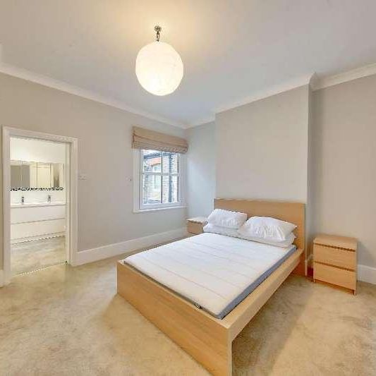 Chatsworth Avenue, Wimbledon Chase, SW20 - Photo 1