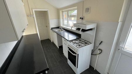 2 bedroom terraced house to rent - Photo 5