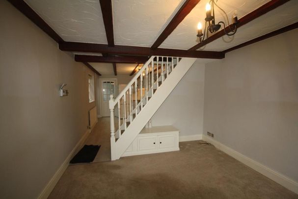 2 bedroom cottage to rent - Photo 1