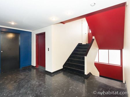 Logement à Paris, Location meublée - Photo 2