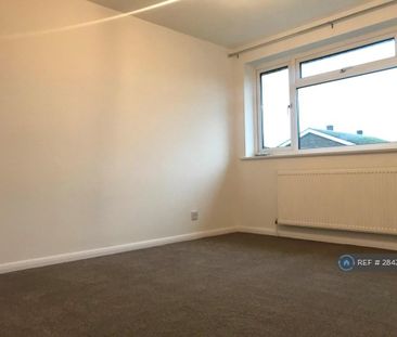 3 bedroom end of terrace house to rent - Photo 3