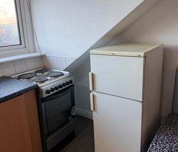 Studio Flat, Harehills Avenue, LS8 - Photo 6