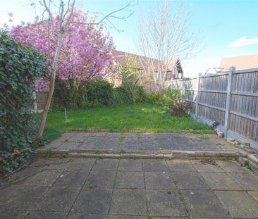 2 bedroom end of terrace house to rent - Photo 3