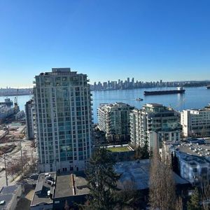 Lower Lonsdale Apartment w/ Great Views - Photo 2