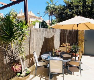 4 Bedroom Townhouse For Rent in Puerto Banús, Málaga - Photo 1