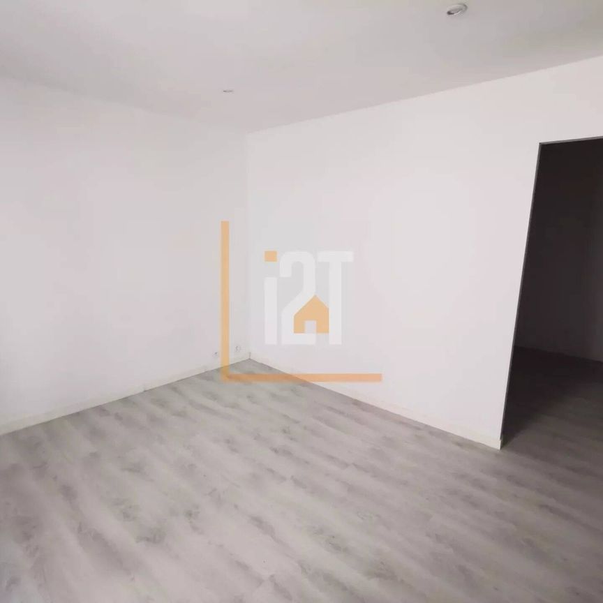 Appartement à louer - Nîmes 1 pièce de 27.1 m² - Photo 1