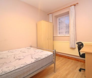 4 bedroom terraced house to rent - Photo 1