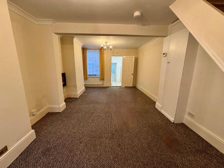 2 bedroom terraced house to rent - Photo 2