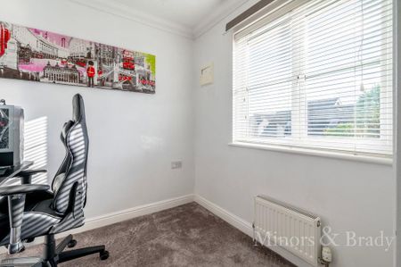 4 bedroom detached house to rent - Photo 4