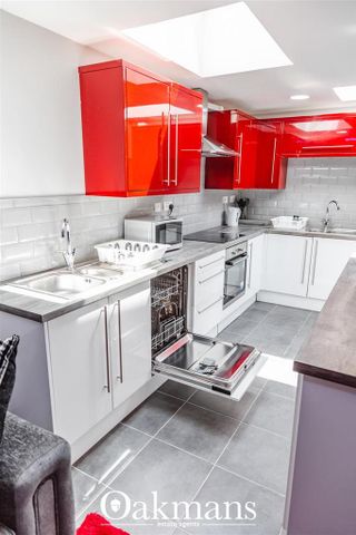 8 bedroom house to rent - Photo 2