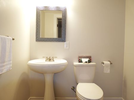 For Lease - 25 Eastport Drive, Toronto, Ontario - Photo 4