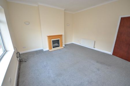 2 bed maisonette to rent in Stanhope Road, South Shields, NE33 - Photo 3