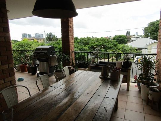 Pets Considered On Application In This Huge Tiled Balcony Apartment, With Leafy Suburban Views! - Photo 1