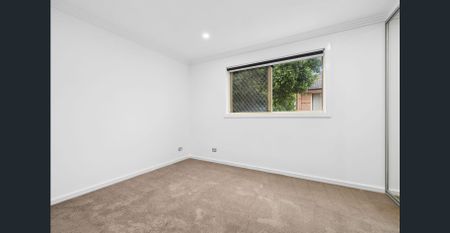 Fully Renovated Coastal Townhouse Moments to Maroubra Beach - Photo 2