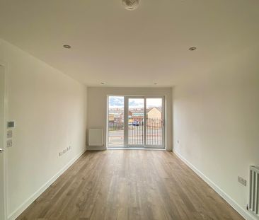 2 Bed Flat, Talbot Road, M32 - Photo 2
