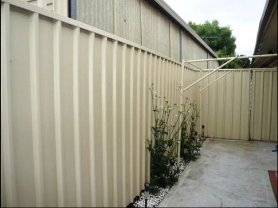 “Say Hello to your cozy 2-bedroom hideaway” - Photo 1