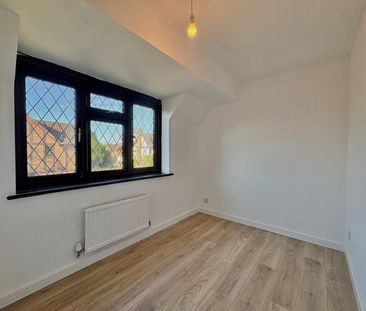 Pevensey Way, Frimley, Camberley, Surrey, GU16 - Photo 6