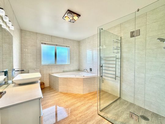 10 Palazzo Close, Flat Bush, Auckland - Photo 1