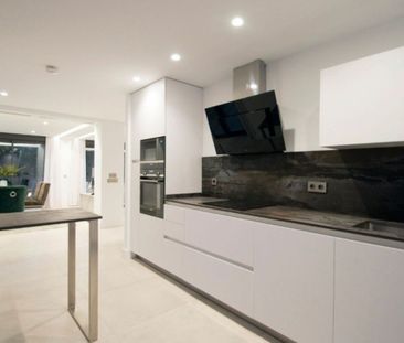 Detached Villa · Nueva Andalucía - Photo 5