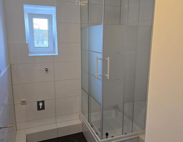 Große 4 ZKBB mit schönem Ausblick in der Ebertstraße - Foto 1