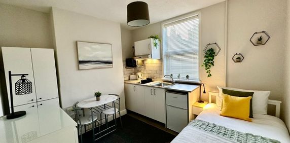 Room in a Shared House, Bedford Road, RG1 - Photo 2