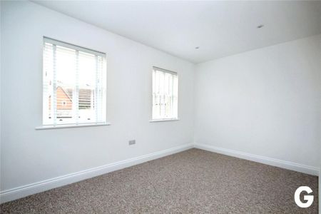 2 bedroom end of terrace house to rent - Photo 3