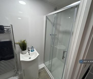 Studio to rent - Photo 4