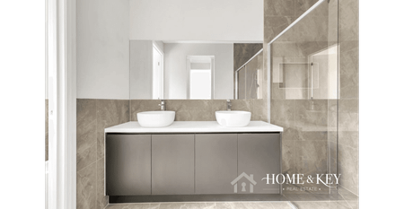 Modern & Huge 4- Bedroom Family Home - Photo 4