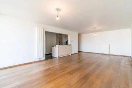 Een aangenaam, instapklaar appartement te Halle! - Photo 2