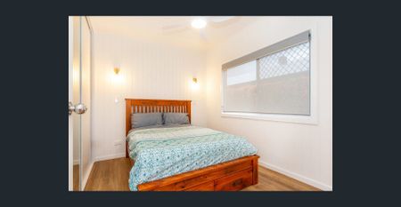 Private, Partially Furnished Granny Flat - Lawn Maintenance Included! - Photo 3