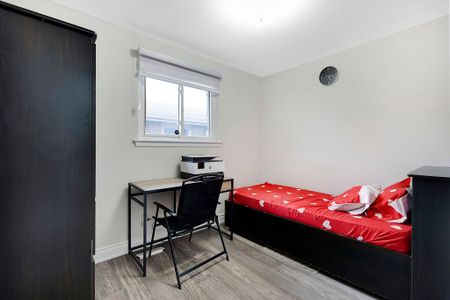 For Lease - 51 Glebe Crescent, Brampton, Ontario - Photo 2