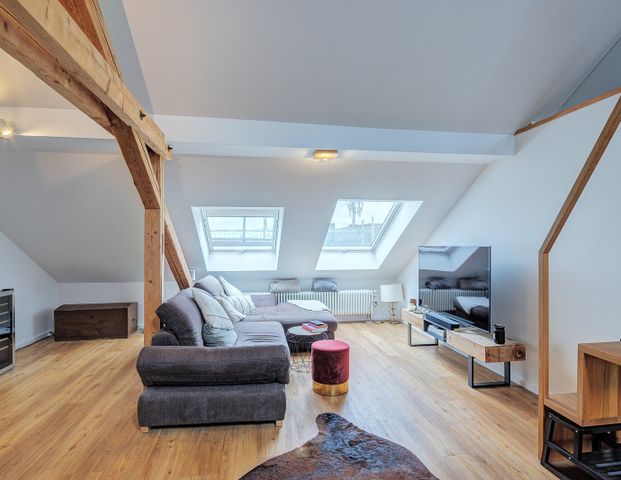 Spacious and unique gallery apartment for rent - Photo 1