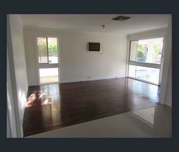 BIG FAMILY ROOM....... MASSIVE GAMES ROOM TOO - Photo 3