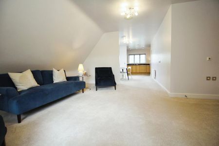 2 bedroom penthouse to rent - Photo 2