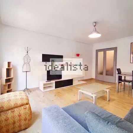 Alquiler de piso en Calle Rafael María de Labra - Photo 1