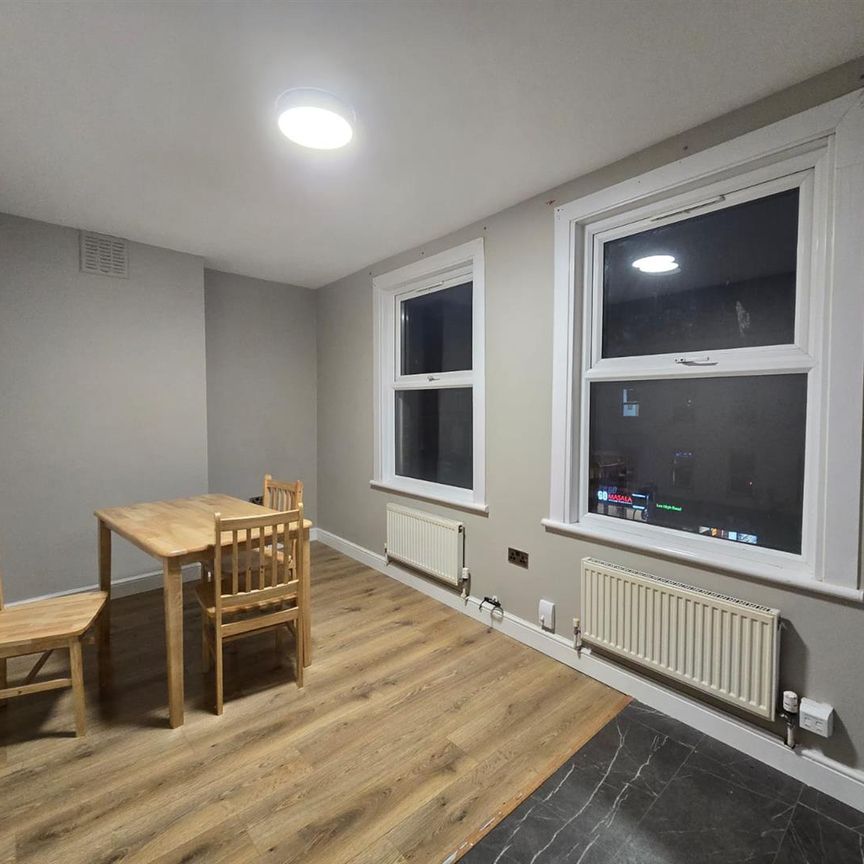 Manor Park Parade, London SE13 - Photo 1