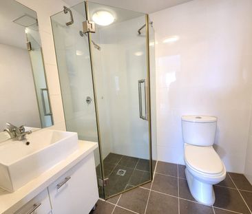 Modern Spacious Unit in Liverpool - Photo 2